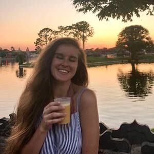 Meet your Posher, Emily